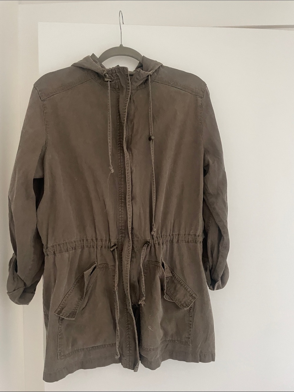 Utility Hooded Anorak Jacket in Olive Green